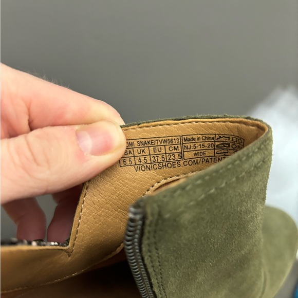 Vionic Naomi Suede Faux Snakeskin Boots Size 6.5 - Picture 7 of 8